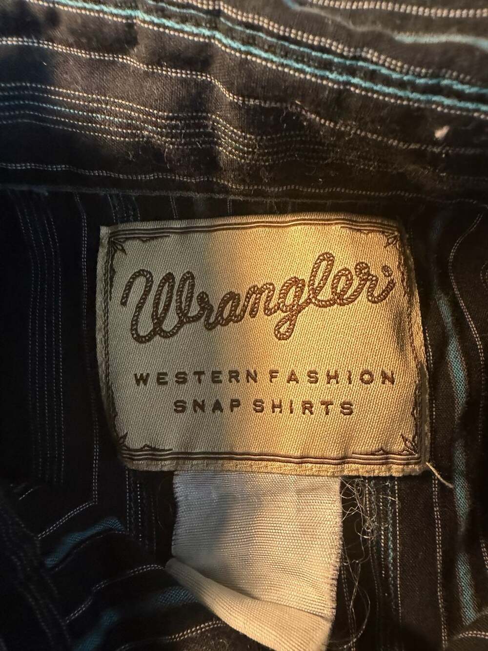 Wrangler Western Fashion Long Sleeve Snap Button Up Shirt Black and Blue Striped - Picture 2 of 5